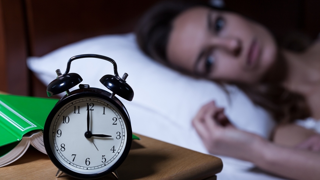 Insomnia dapat menimbulkan stress bagi yang terbiasa tidur lelap di malam hari