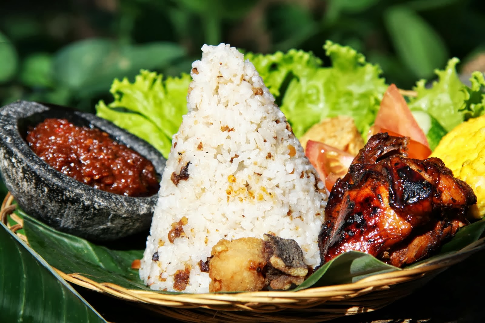 5 Hidangan Nasi Khas Jawa Tengah yang Menggoyang Lidah