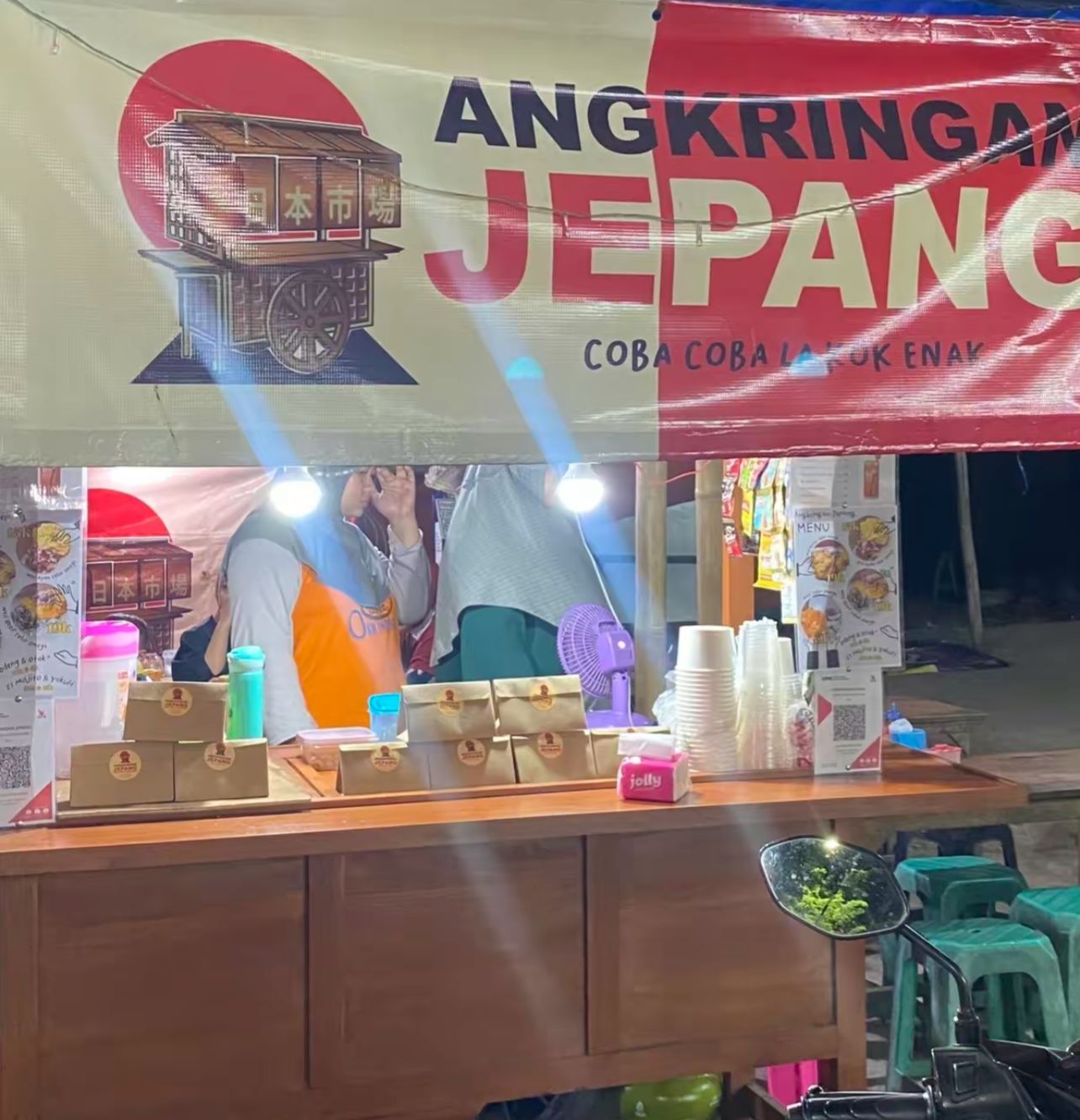 Angkringan Jepang : Nasi Bungkus Ala Jepang yang Viral di Pleburan Semarang