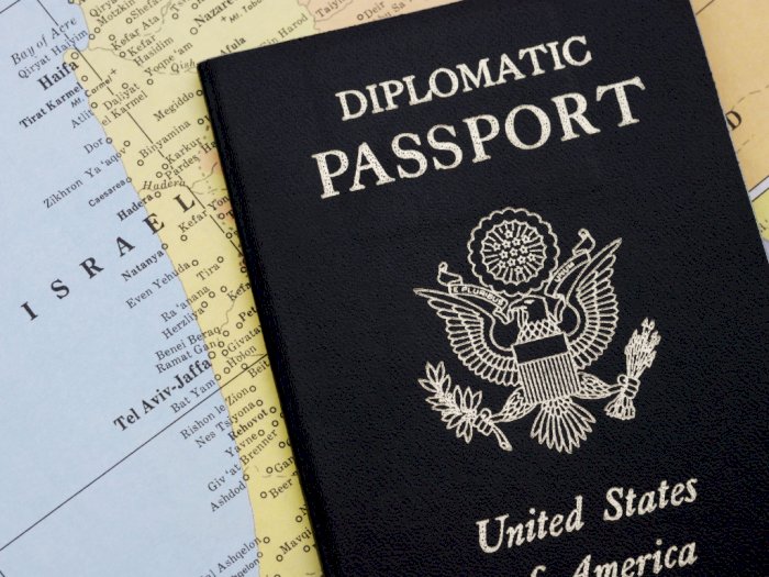 Ilustrasi paspor diplomatik 