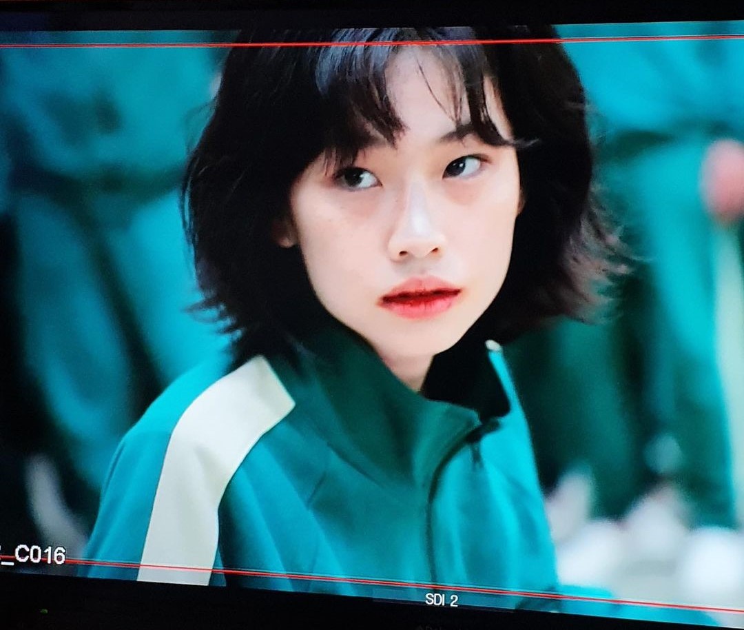 Bintang Squid Game Jung Ho Yeon Menyalip Song Hye Kyo Menjadi Aktris Korea dengan Pengikut Kedua Terbanyak di Instagram