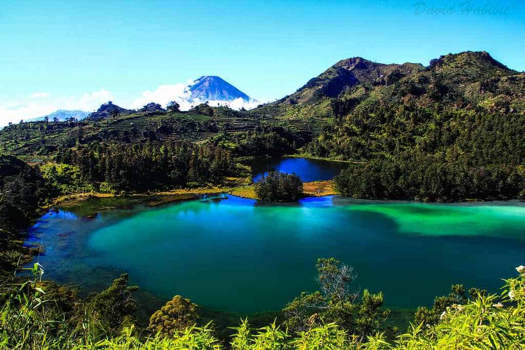 Bukan Editan! Telaga ini bisa Berubah Warna, Sudah Pernah Liat?