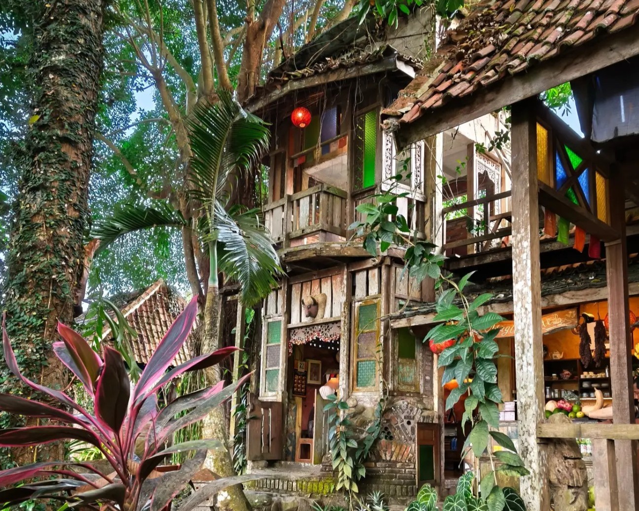 EloProgo Art House Magelang : Cafe dengan Vibes Negeri Dongeng!