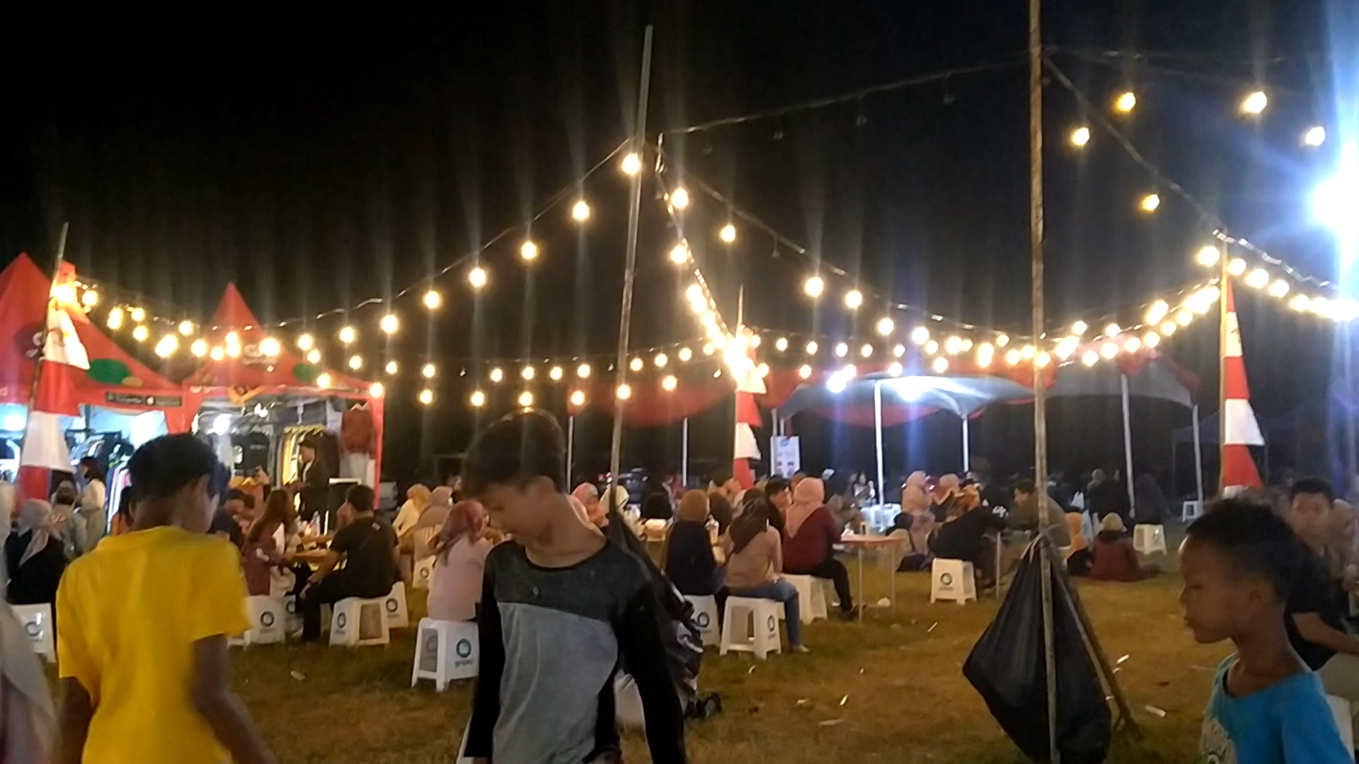 FESTIVAL HARI KEMERDEKAAN Pasar Malam di Lapangan Garnisun 