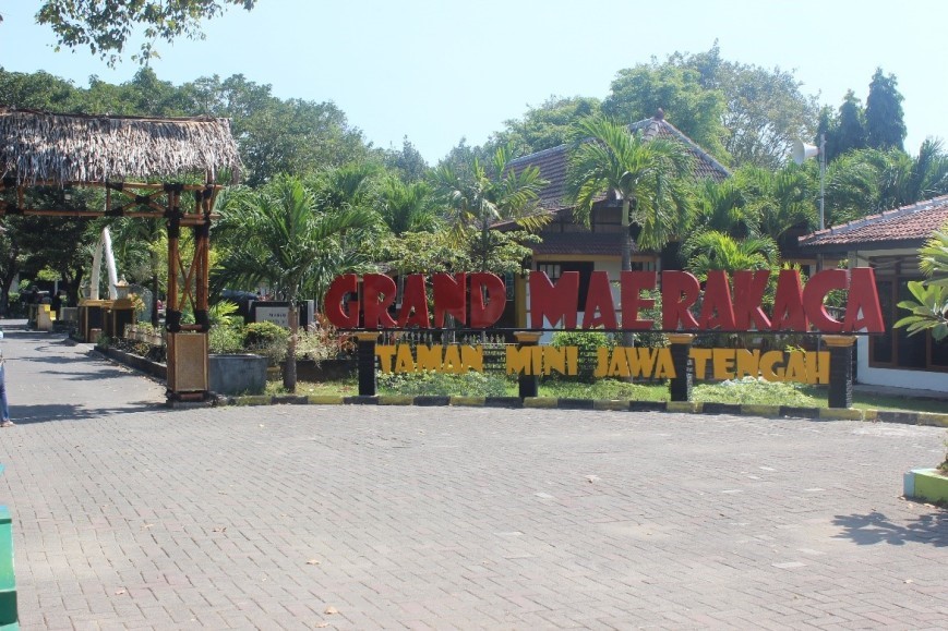 Grand Merakaca Semarang, Seperti Jalan-jalan di Luar Negeri