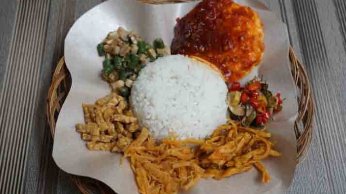 Ingin Rasain Makanan Khas Bali?  Yuk Cobain ke Resto Paon Rasa di Semarang