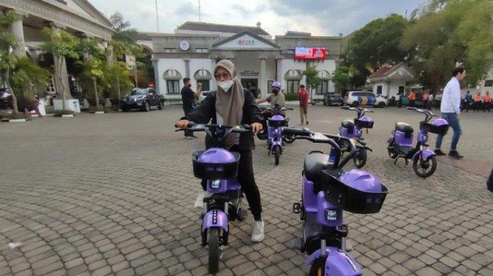 Ingin mencoba Sepeda Listrik? Kini Disewakan Di Jalanan Di Semarang