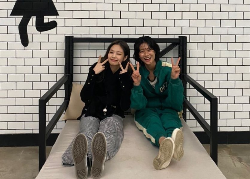 Jennie BLACKPINK dan aktris Jung Ho Yeon memamerkan persahabatan mereka yang menggemaskan