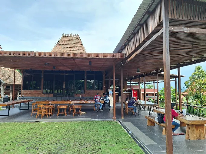 Joglo Langit Resto Jadi Destinasi Wisata Keluarga All in One di Semarang!