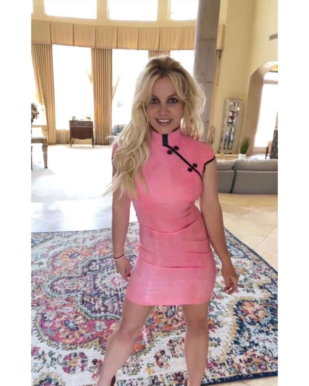 Kembali Membuat Heboh, Britney Spears Posting Foto Telanjang