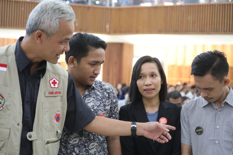 Pelantikan mahasiswa agen anti-korupsi oleh Gubernur Jawa Tengah Ganjar Pranowo