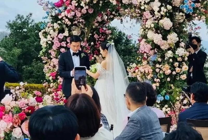 Hyun Bin dan Son Ye-jin di Pernikahan Mereka