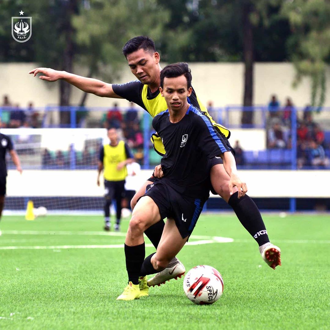 Latihan Perdana PSIS Semarang di Stadion Citarum