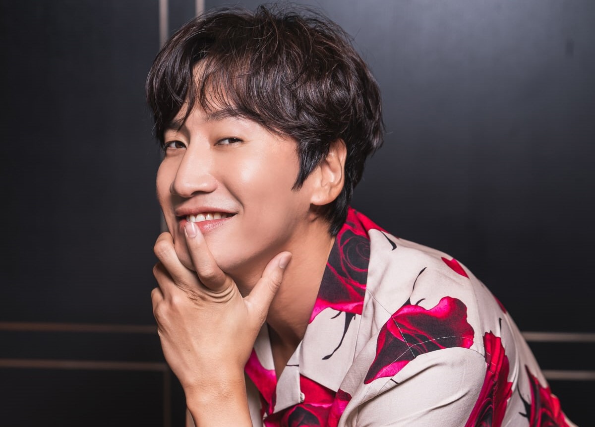 Lee Kwang Soo Mempromosikan Film Sinkhole Dalam sebuah wawancara dengan TV Chosun 