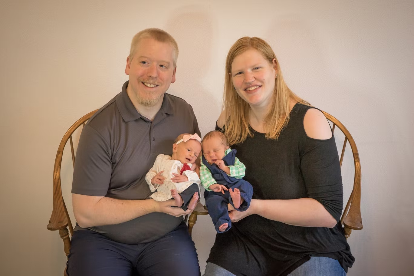 Orang tua AS menyambut anak kembar Lydia dan Timothy Ridgeway yang lahir dari embrio yang dibekukan 30 tahun lalu