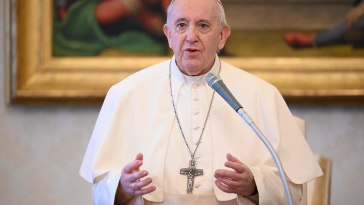 Paus Mendukung Untuk Legalkan Pengaturan Pasangan Sesama Jenis