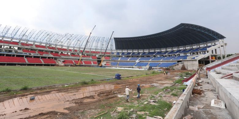 progres pembangunan renovasi stadion Jatidiri di Semarang Jawa Tengah 