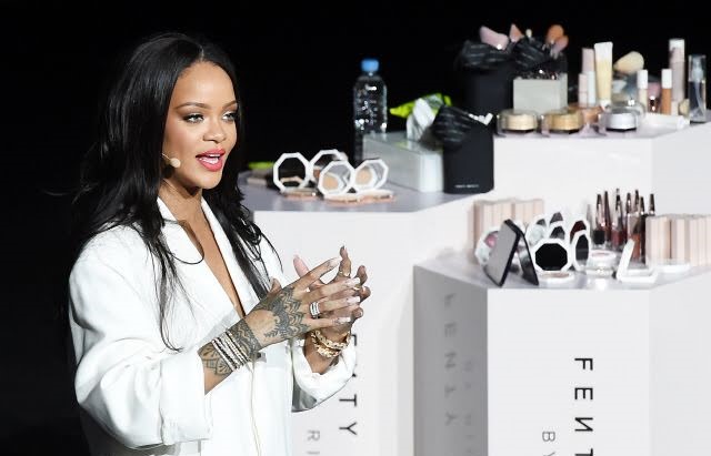 Rihanna Dikecam Karena Tidak Menghormati Penggemarnya di Korea 
