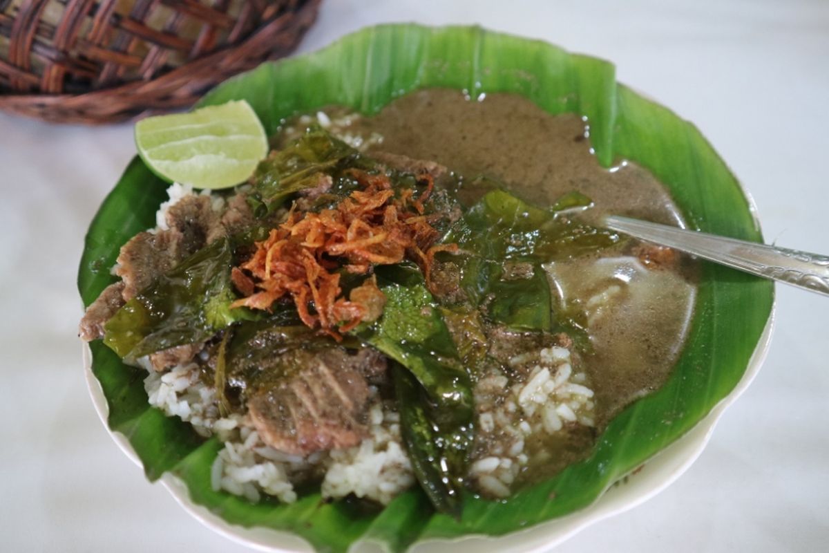 Sekilas Mirip, Ternyata Beda! Ini Perbedaan Nasi Gandul Pati dan Nasi Pindang Kudus