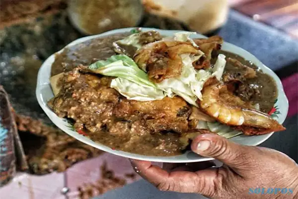Tahu Gimbal Lumayan Pak Man :  Favorit Pecinta Kuliner Legendaris Semarang