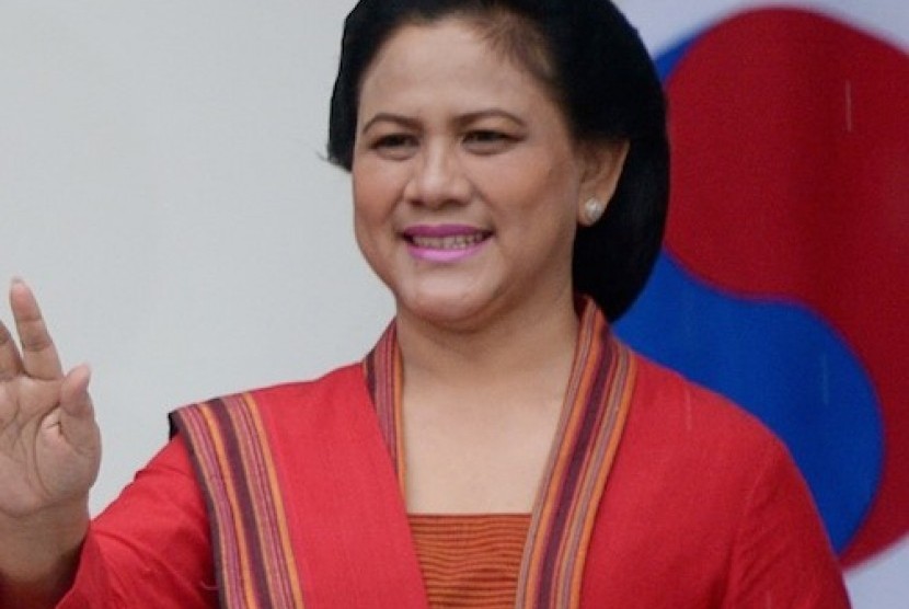 Tampilan Baru Rambut Bob Ibu Iriana Jokowi Widodo