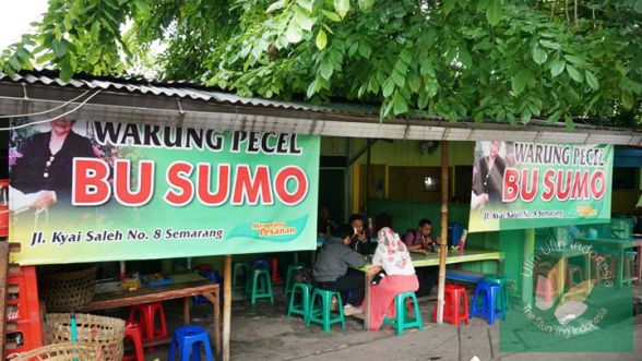 Warung Pecel Bu Sumo Semarang yang Melegenda 